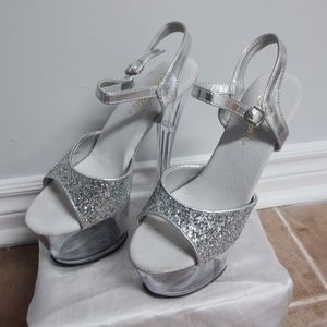 Sexy Silver Stillettoes!